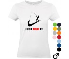 Biele tričko s potlačou rybára a textom JUST FISH IT – ideálny darček pre fanúšikov rybolovu a vtipný dizajnový kúsok pre každého milovníka rýb.